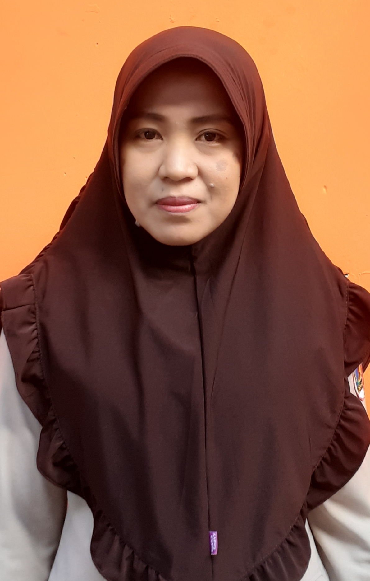 DEBBY SUSIANA MAMONTO, S.Pd.