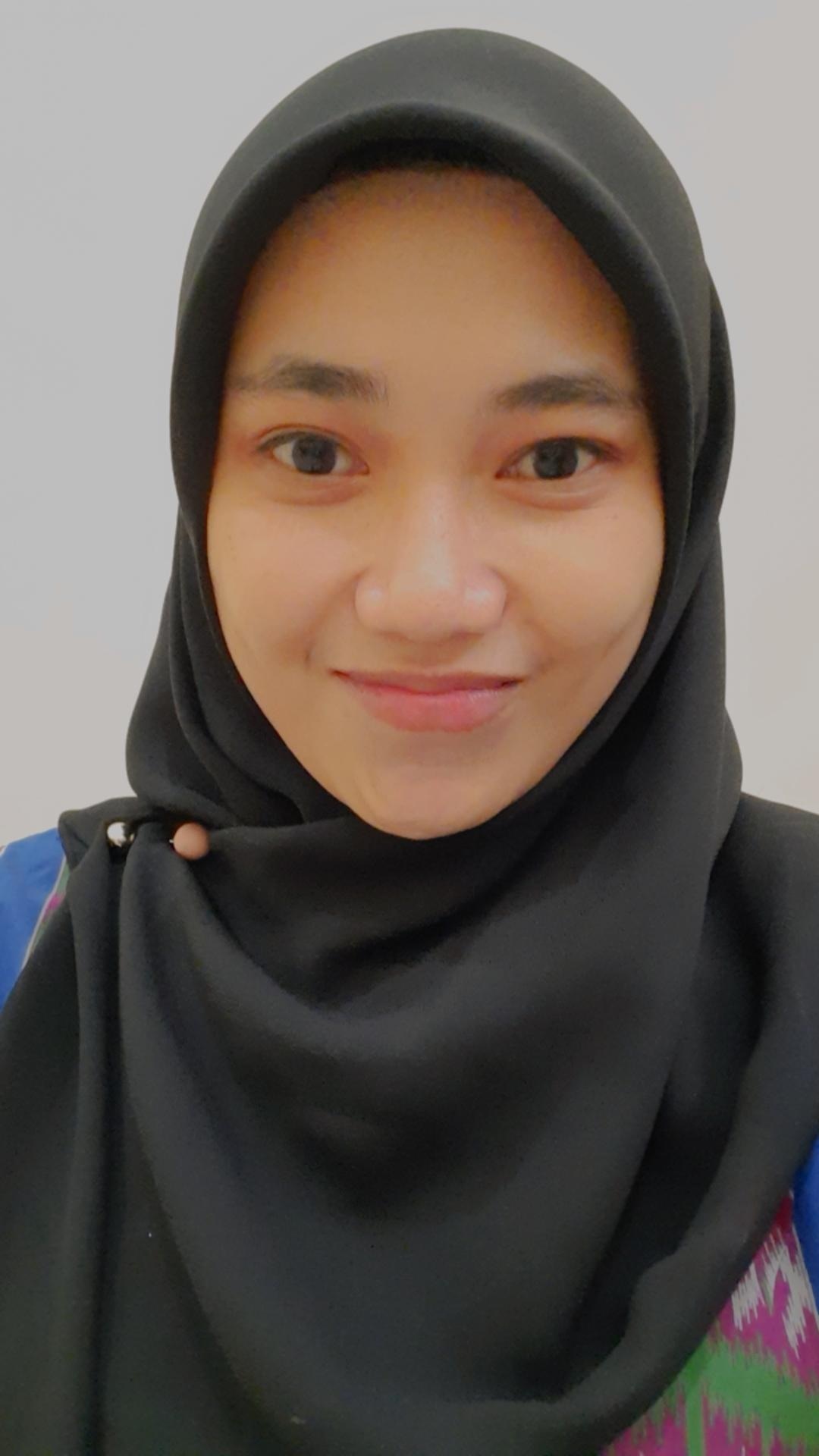 DARNI DAMAYANTI MONOARFA, S.Farm, Apt