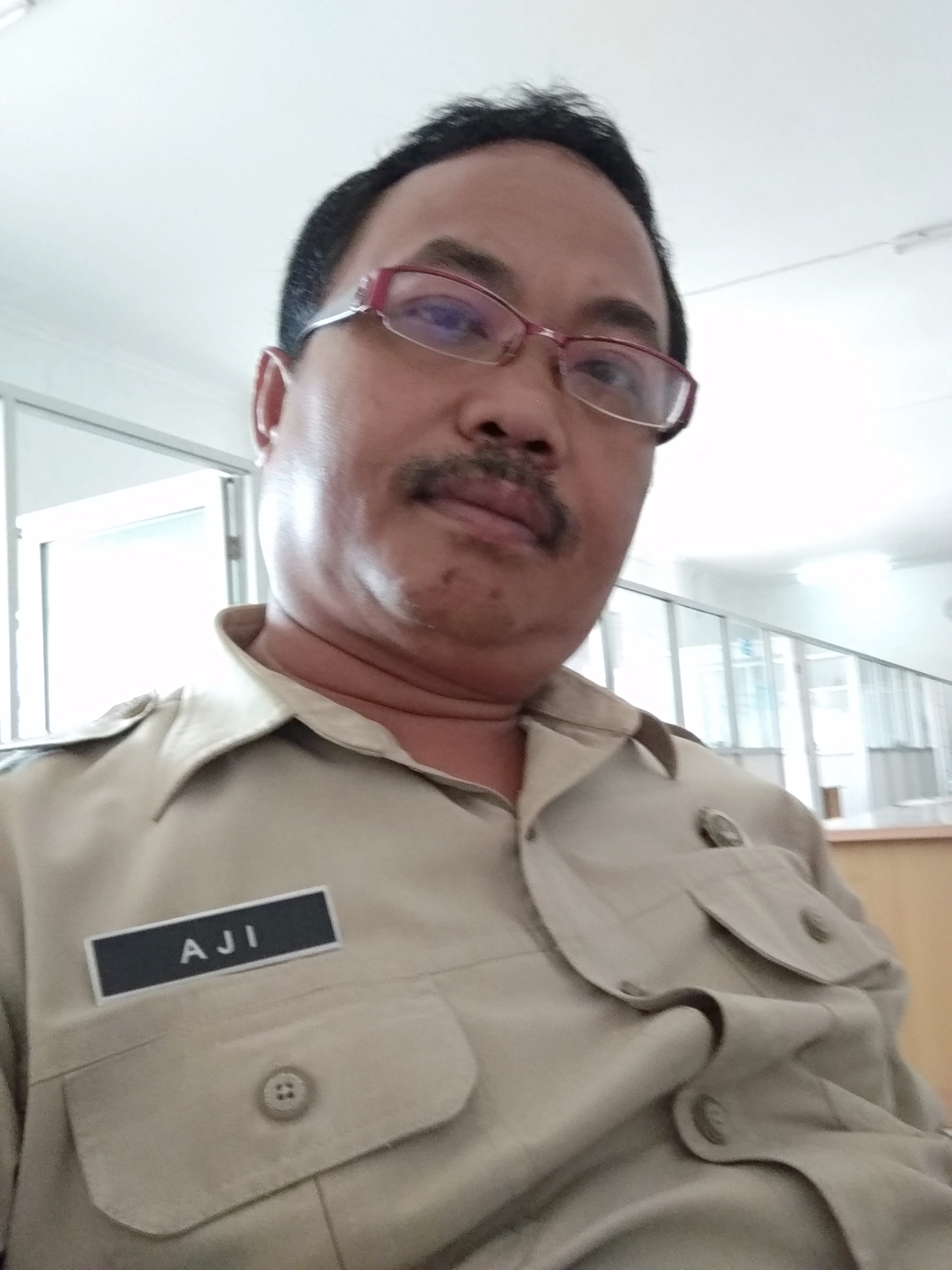 ZULHAJI MONTOL, S.Sos.
