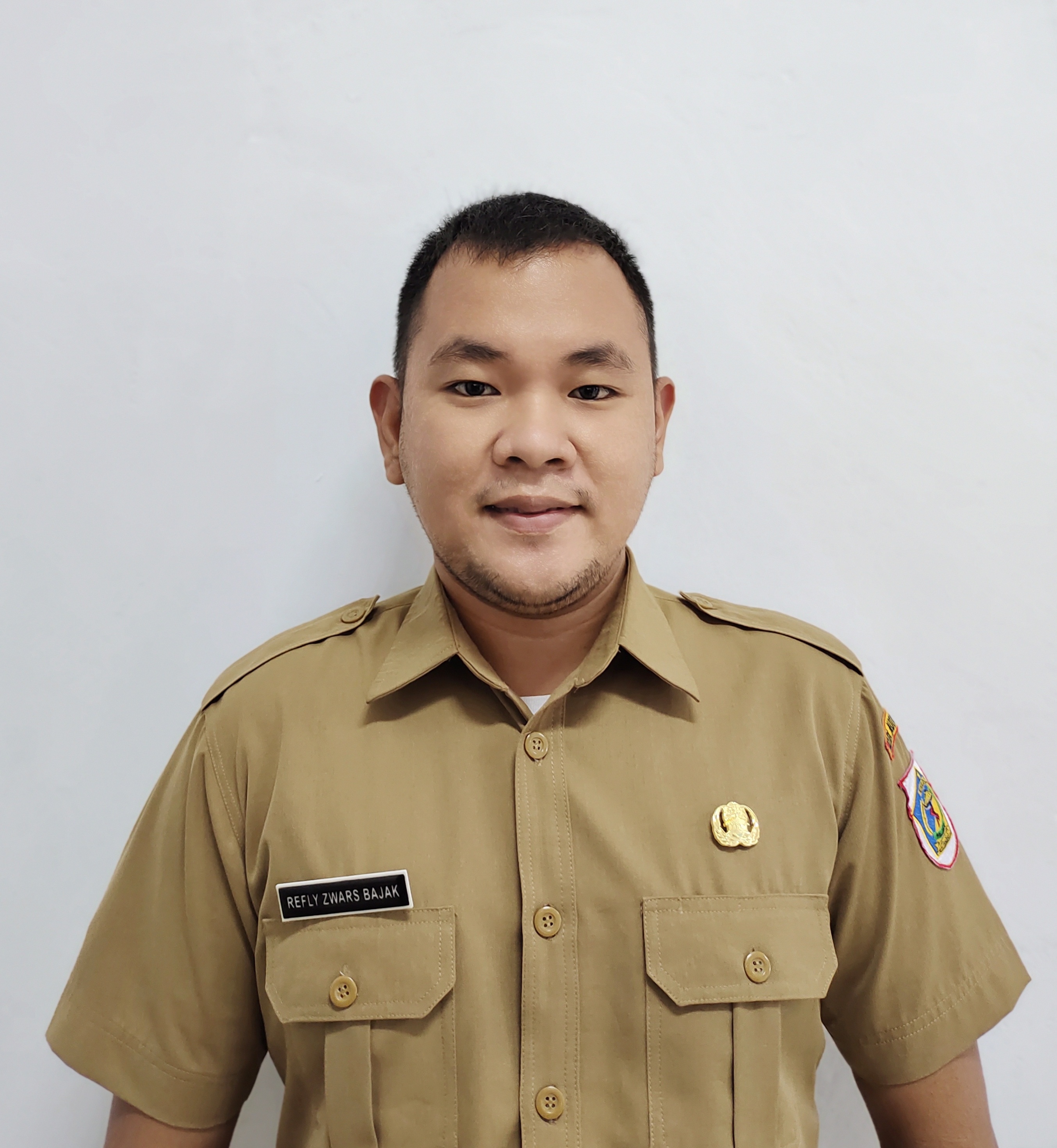REFLY ZWARS BAJAK, A.Md.Ft