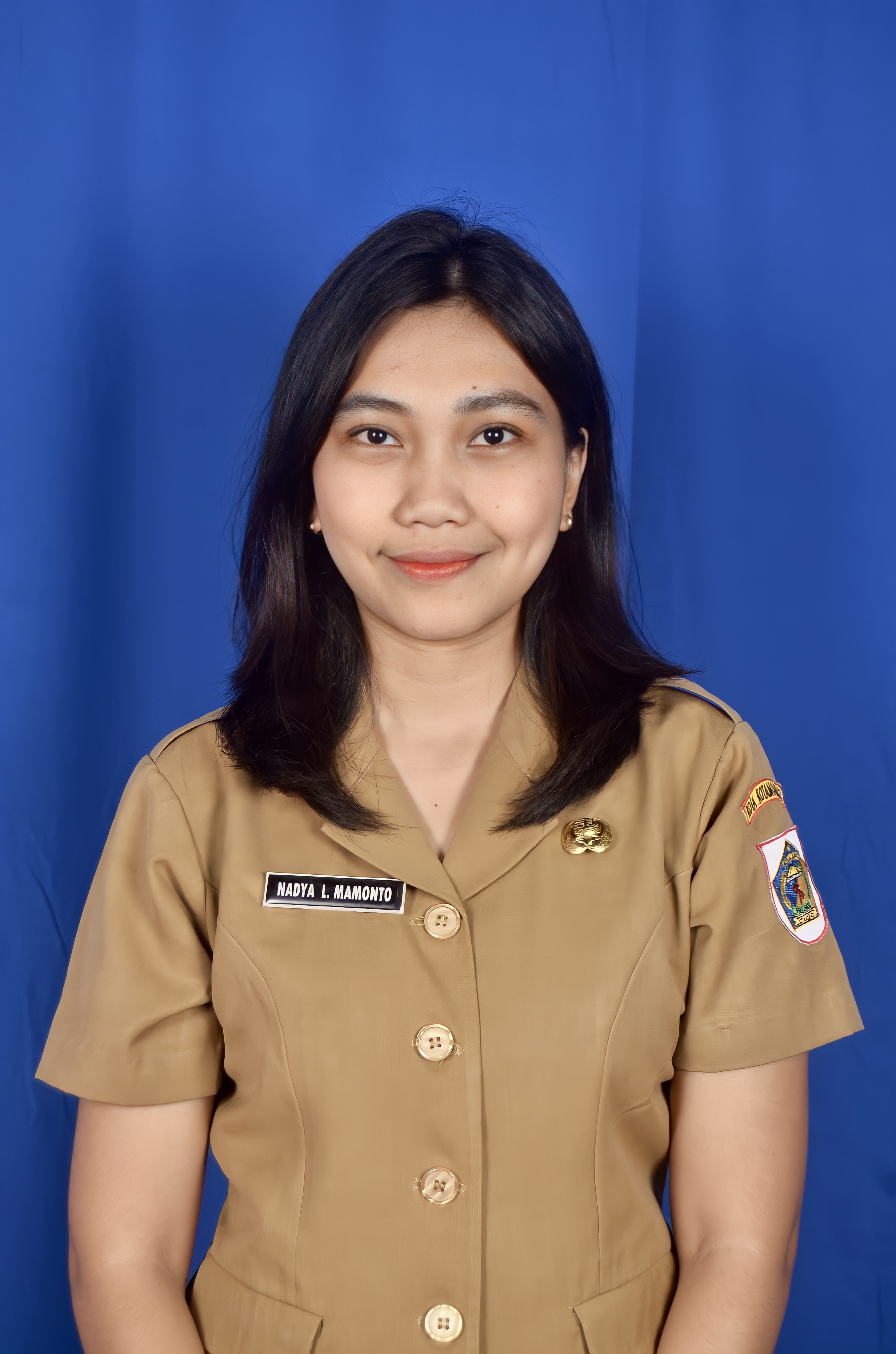 NADYA LAXITOVANI MAMONTO, S.I.Kom